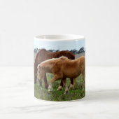栗の冬の羊毛の馬 コーヒーマグカップ (中央)