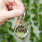 栗の茶色の馬の放牧キーチェーン キーホルダー (手)