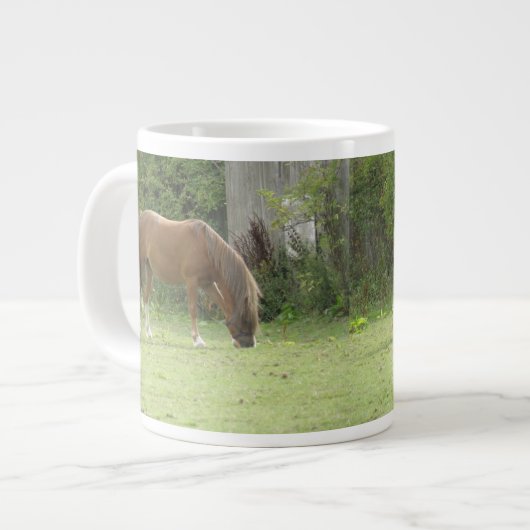栗の茶色の馬の放牧マグカップ ジャンボコーヒーマグカップ (正面左)