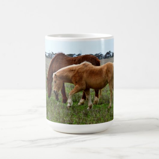 栗の馬とパロミノの馬 コーヒーマグカップ (中央)
