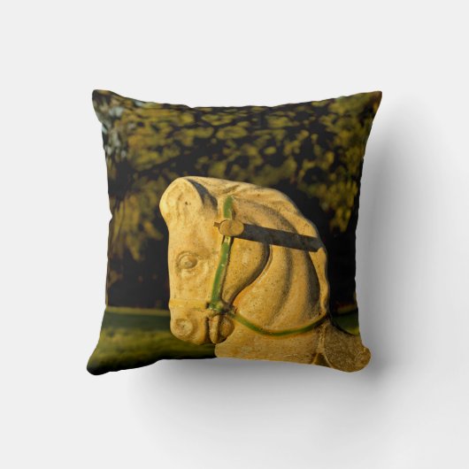 栗パーソナライズされた馬 クッション (裏面)