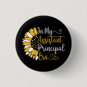 校長補佐先生 おもしろい 缶バッジ (正面)