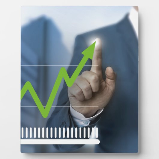 株価タッチスクリーンコンセプトを示す人 フォトプラーク (正面)