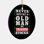 株式を取引する老人の投資家としての力 セラミックオーナメント (右)