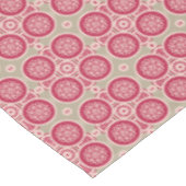 核成長 – マゼンタをライとして – シームレスなパターン テーブルクロス (アングル)
