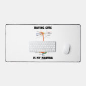 根性を持つことは私のマントラ消化器系ユーモアである デスクマット (キーボード&マウス)