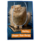 格子の上に猫 ミディアムペーパーバッグ (正面)