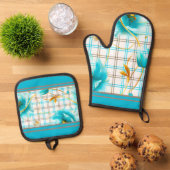 格子状の背景に赤ちゃん青の花 鍋つかみ&鍋敷きセット (トップダウン)