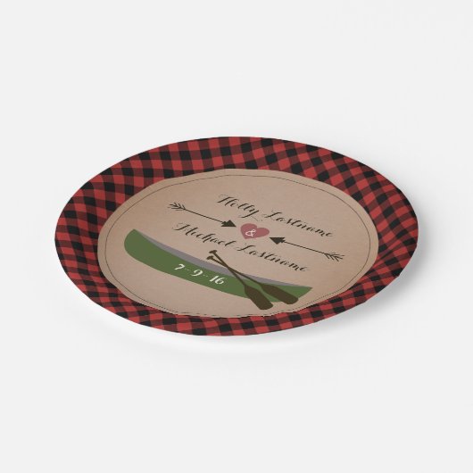 格子縞のカヌー + 矢の素朴な結婚式 ペーパープレート (アングル)