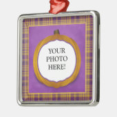 格子縞のハロウィンのカボチャカスタムな写真のオーナメント メタルオーナメント (左)