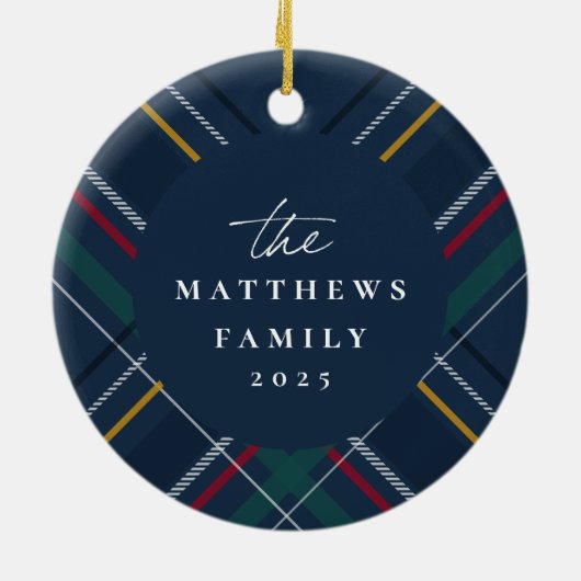 格子縞の家族の写真のパーソナライズされたクリスマス セラミックオーナメント (裏面)