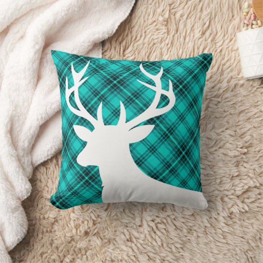 格子縞の素朴なシカの頭部のシルエット|のティール（緑がかった色） クッション (ブランケット)