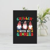 格言おもしろいクリスマスの子供と私のグノーミーファミリー 招待状 (スタンド正面)