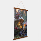 格言とキノコの家、ファンタジーデザイン 吊り下げ型タペストリー (傾斜あり)