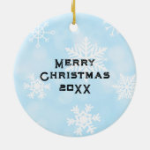 格言はコーヒーの場所 |かわいいクリスマス セラミックオーナメント (裏面)