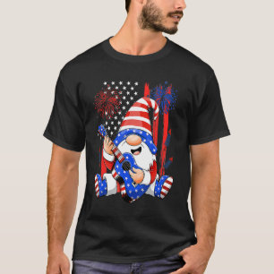 格言誇りを持ったアメリカ国旗の花火7月4日 Tシャツ