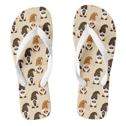 格言、ハロウィーン格言のトリックまたは治療のパターン ビーチサンダル (フットベッド)