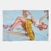 桃がピン留めされる キッチンタオル (横)