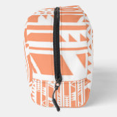 桃と白の部族プリント模様 ドップキット (右)