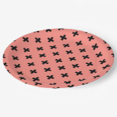 桃に黒いポルカ十字 ペーパープレート (アングル)