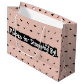 桃の恐竜パーティーバッグ：黒Dinoプリント ラージペーパーバッグ (正面アングル)