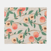 桃の木の枝葉にと果実を小枝に付ける フリースブランケット (正面(横))