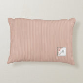 桃ストライプテラコッタバタフライスクリプトモノグラム アクセントクッション (裏面)