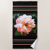 桃淡い色の牡丹 ビーチタオル (正面)