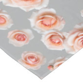 桃色と珊瑚色のバラ テーブルクロス (アングル)