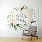 桃色と緑の水彩花のプリンセス、結婚式準備中 タペストリー (インサイチュ(横))