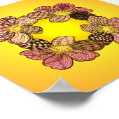 桃、オレンジ、金ゴールドに咲く鳩の花 ポスター (角)