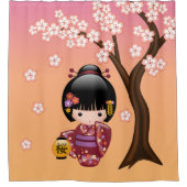 桜こけし人形芸者ガールオンイエロー シャワーカーテン (正面)