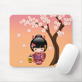 桜こけし人形 – 芸者ガールオンピーチ マウスパッド