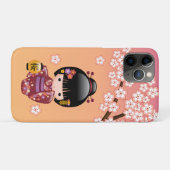 桜こけし人形 – 芸者ガールオンピーチ Case-Mate iPhoneケース (裏面(横))