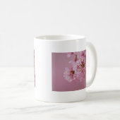 桜さくらんぼ花ピンク淡い色のリフレクション コーヒーマグカップ (正面右)