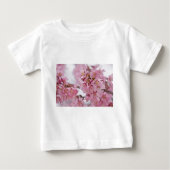 桜さくらんぼ花ピ淡い色のンク ベビーTシャツ (正面)