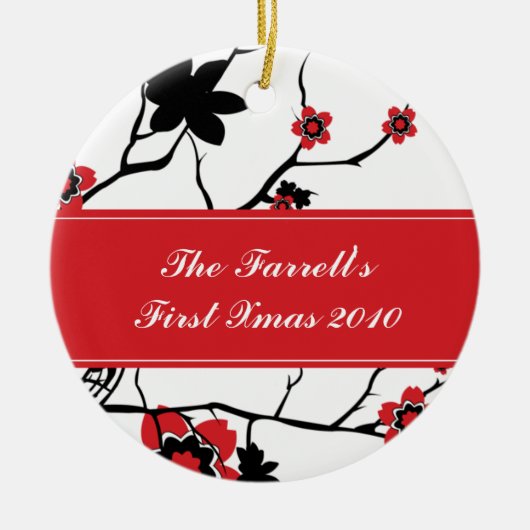 桜のカップルの第1クリスマス セラミックオーナメント (正面)