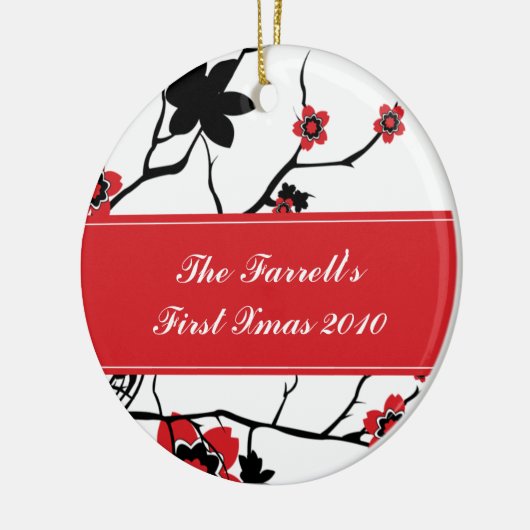 桜のカップルの第1クリスマス セラミックオーナメント (左)