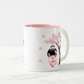 桜のピンクの着物の可愛いこけし人形 ツートーンマグカップ (正面右)