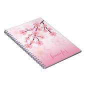 桜の枝のカスタム名前入りピンクの桜 ノートブック (右側)