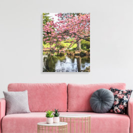 桜の花と池の写真 キャンバスプリント