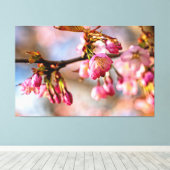 桜の花びらに舞う光と影の戯れ キャンバスプリント (インサイチュ (ウッドフロア))