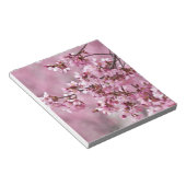 桜の花 淡いピンクの層 ノートパッド (アングル)
