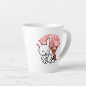 桜ツリーキュートかわいいバニーカップル カフェラテマグ (右アングル)