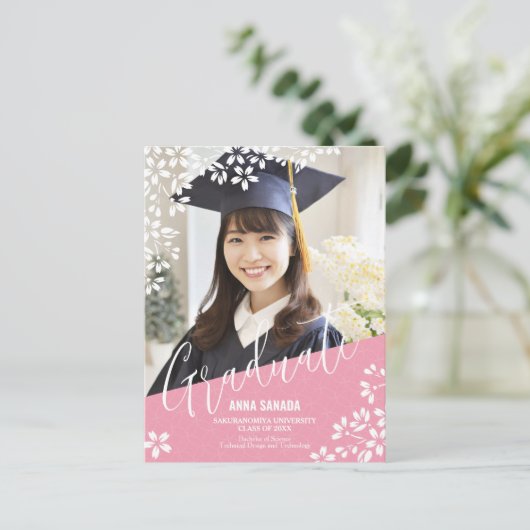 桜・さくらんぼ開花の卒業発表 インビテーションポストカード (スタンド正面)