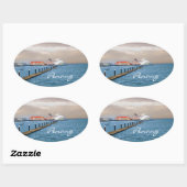 桟橋でクルーズ船 楕円形シール (シート)