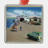 桟橋のフェリーの眺め メタルオーナメント (正面)