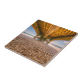 桟橋の下，ビーチ，砂，足跡，海，空 タイル (側面)