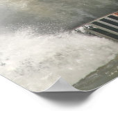 桟橋の人々は大きな波を見る ポスター (角)