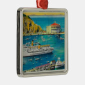 桟橋の汽船CatalinaおよびAvalon、およびカジノ メタルオーナメント (右)